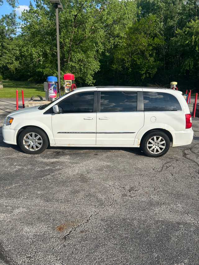 2013 Chrysler Town and Country 2WD for sale