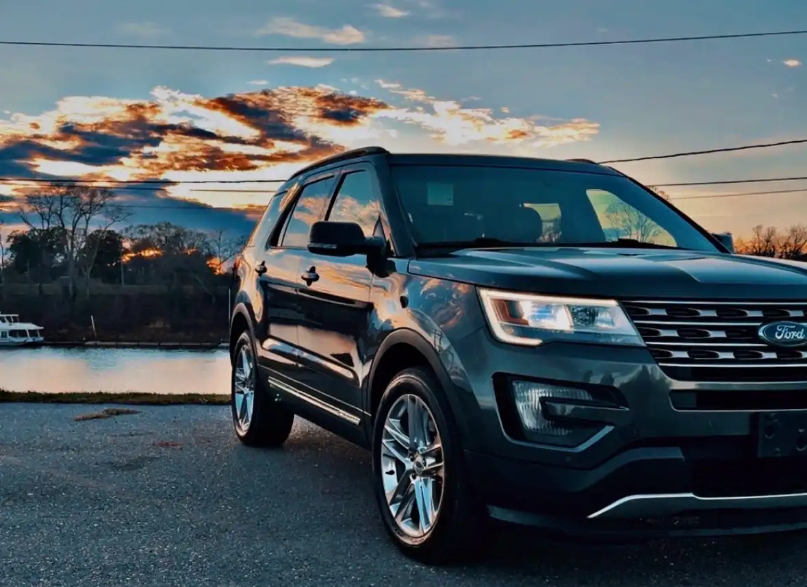2016 Ford Explorer AWD photo 1