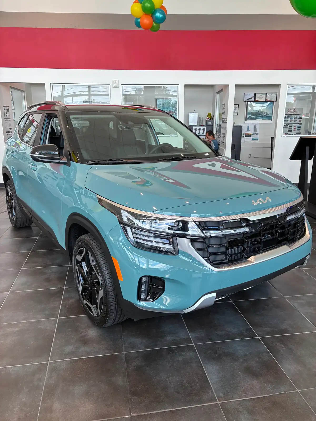 2026 Kia Seltos AWD photo 1