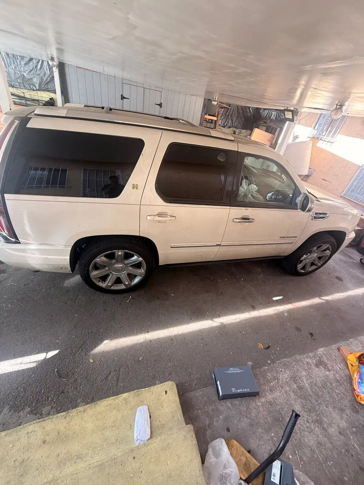 2012 Cadillac Escalade Hybrid 4WD photo 1