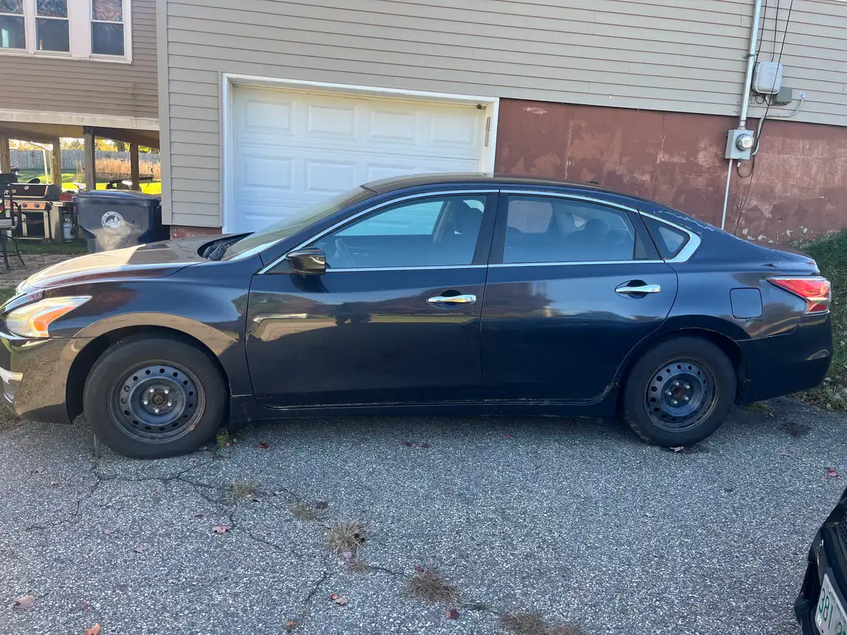 2015 Nissan Altima photo 1