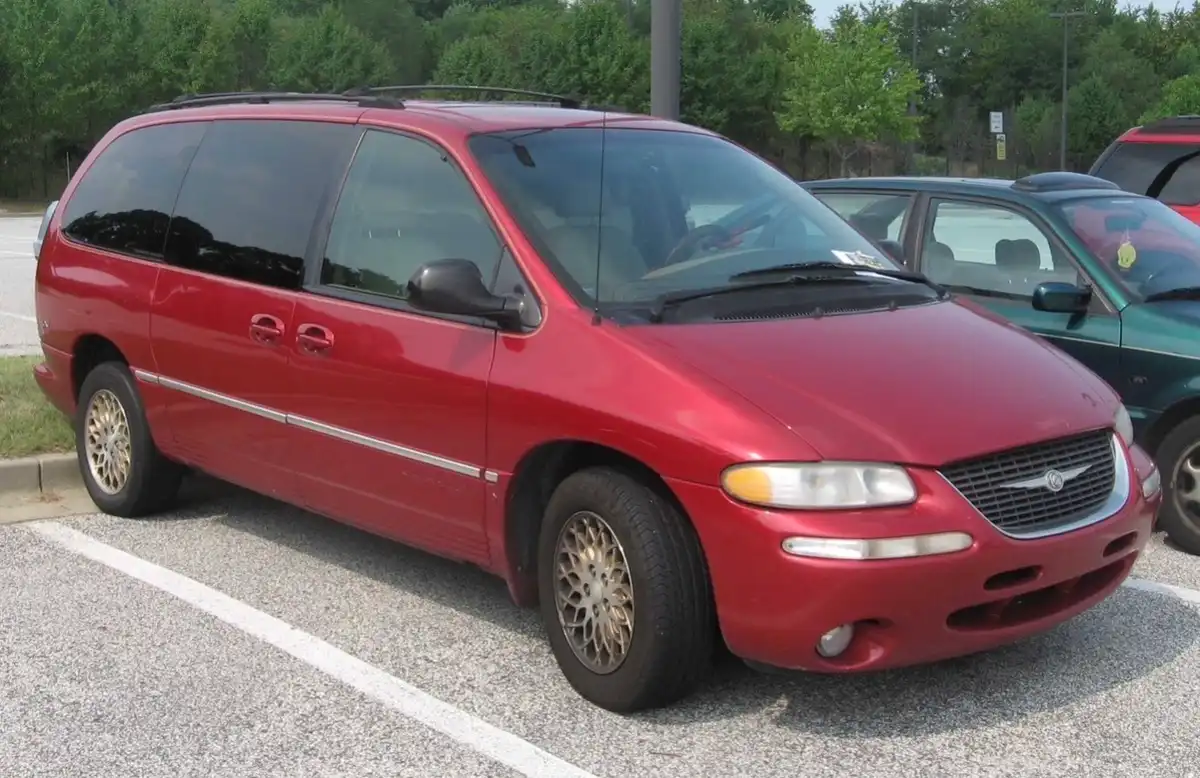 2000 Chrysler Town and Country AWD photo 1
