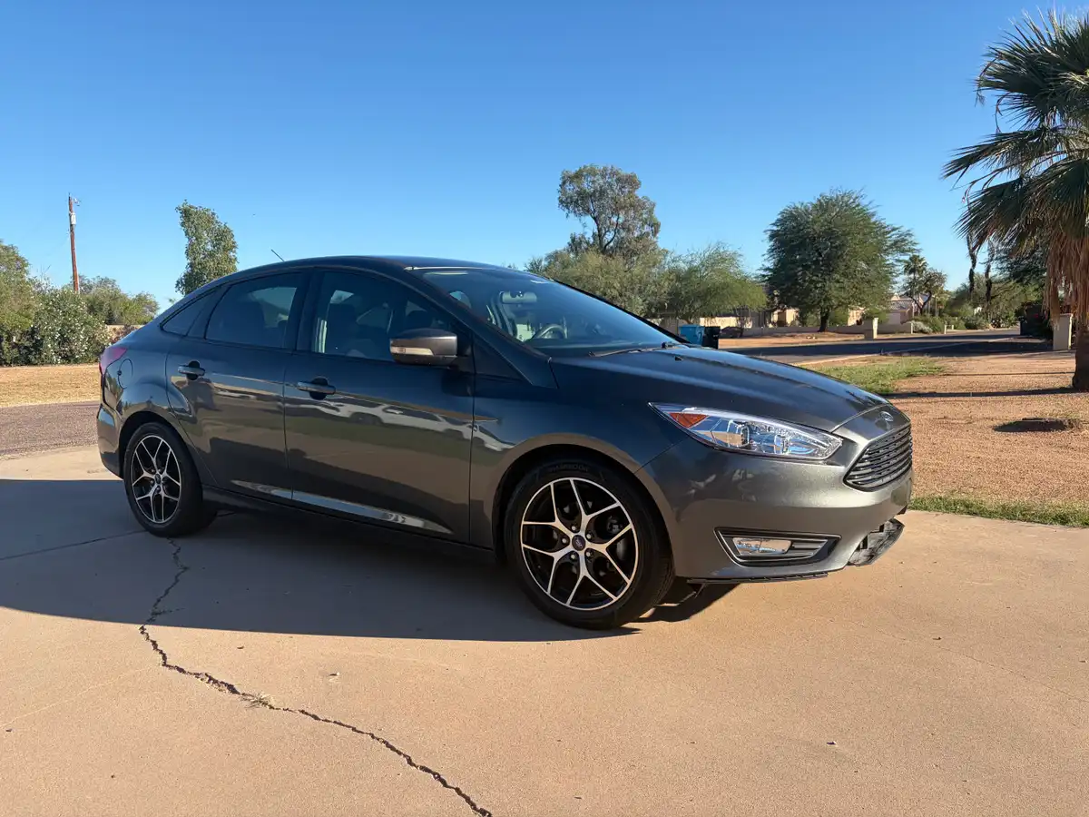 2017 Ford Focus photo 1